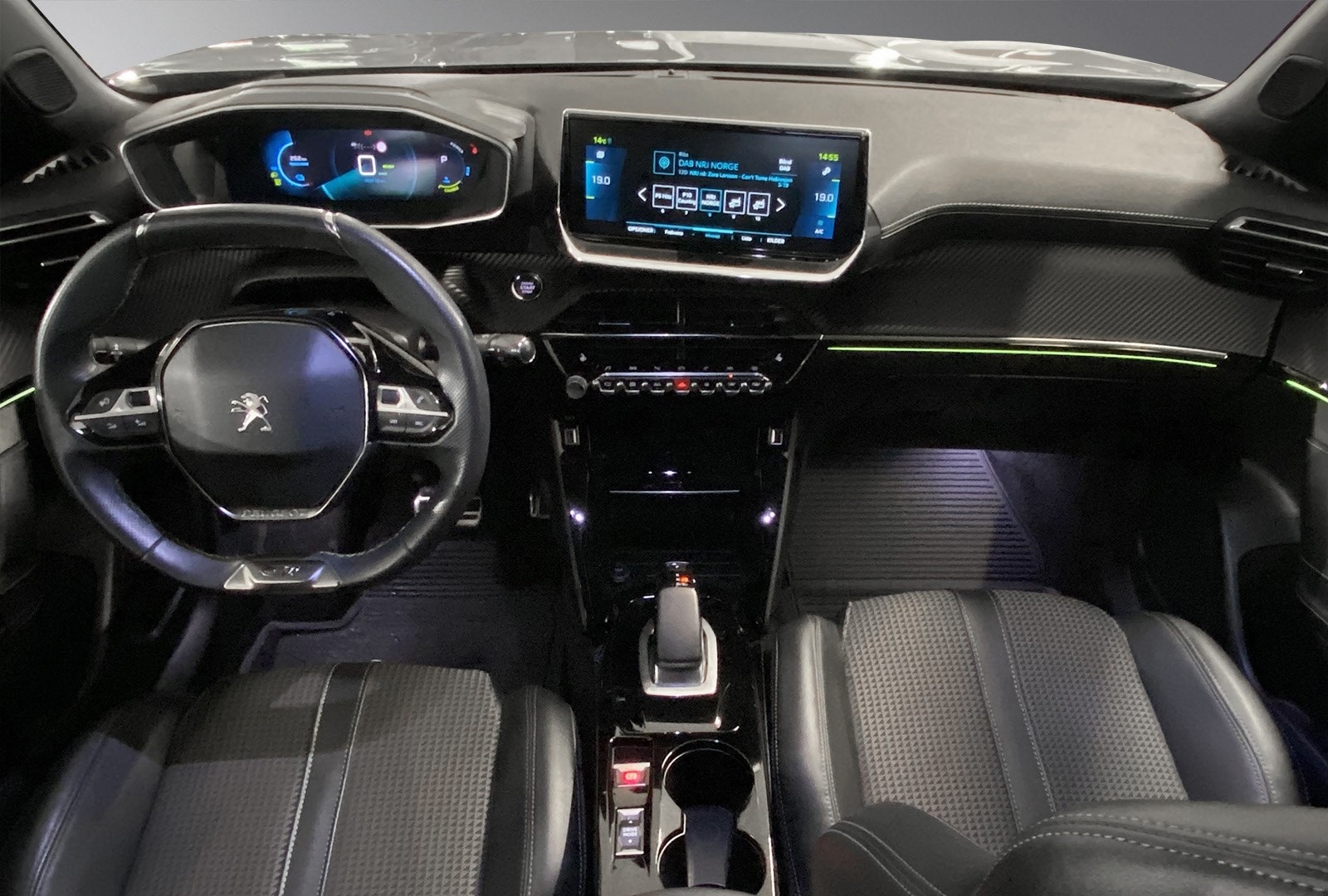 PEUGEOT 2008 II E-2008 136 CH GT - Image 17