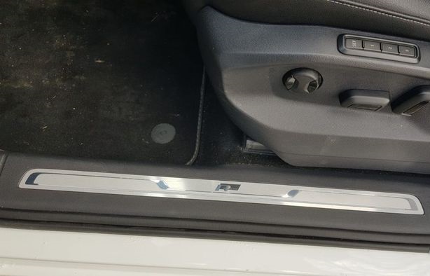 VOLKSWAGEN TIGUAN 2.0 TDI 190 4MOTION DSG7 R LINE - Image 15