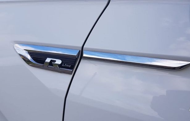 VOLKSWAGEN TIGUAN 2.0 TDI 190 4MOTION DSG7 R LINE - Image 18