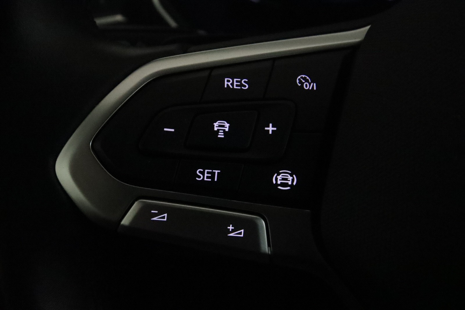 VOLKSWAGEN TIGUAN 2.0 TDI 200CH ELEGANCE EXCLUSIVE 4MOTION DSG7 - Image 17