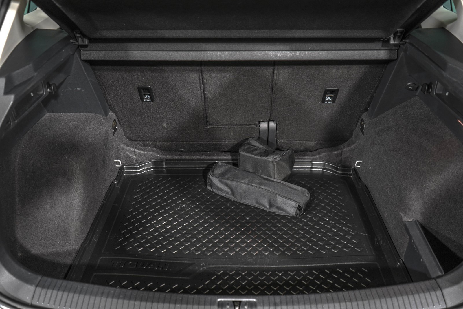 VOLKSWAGEN TIGUAN 2.0 TDI 150 4MOTION R LINE - Image 10