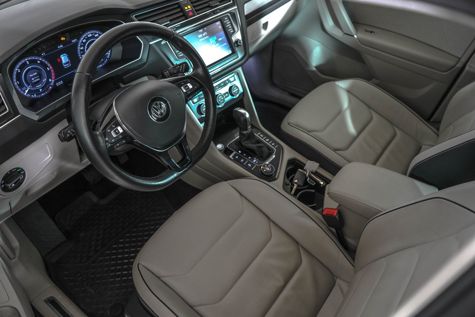 VOLKSWAGEN TIGUAN 2.0 TDI 150 4MOTION R LINE - Image 15