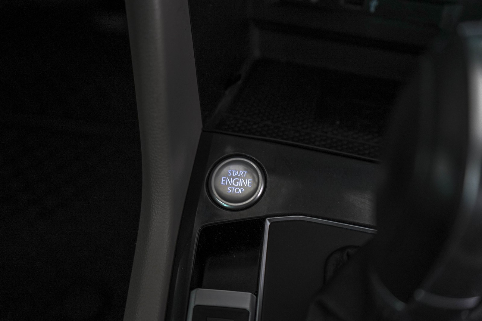 VOLKSWAGEN TIGUAN 2.0 TDI 150 4MOTION R LINE - Image 19