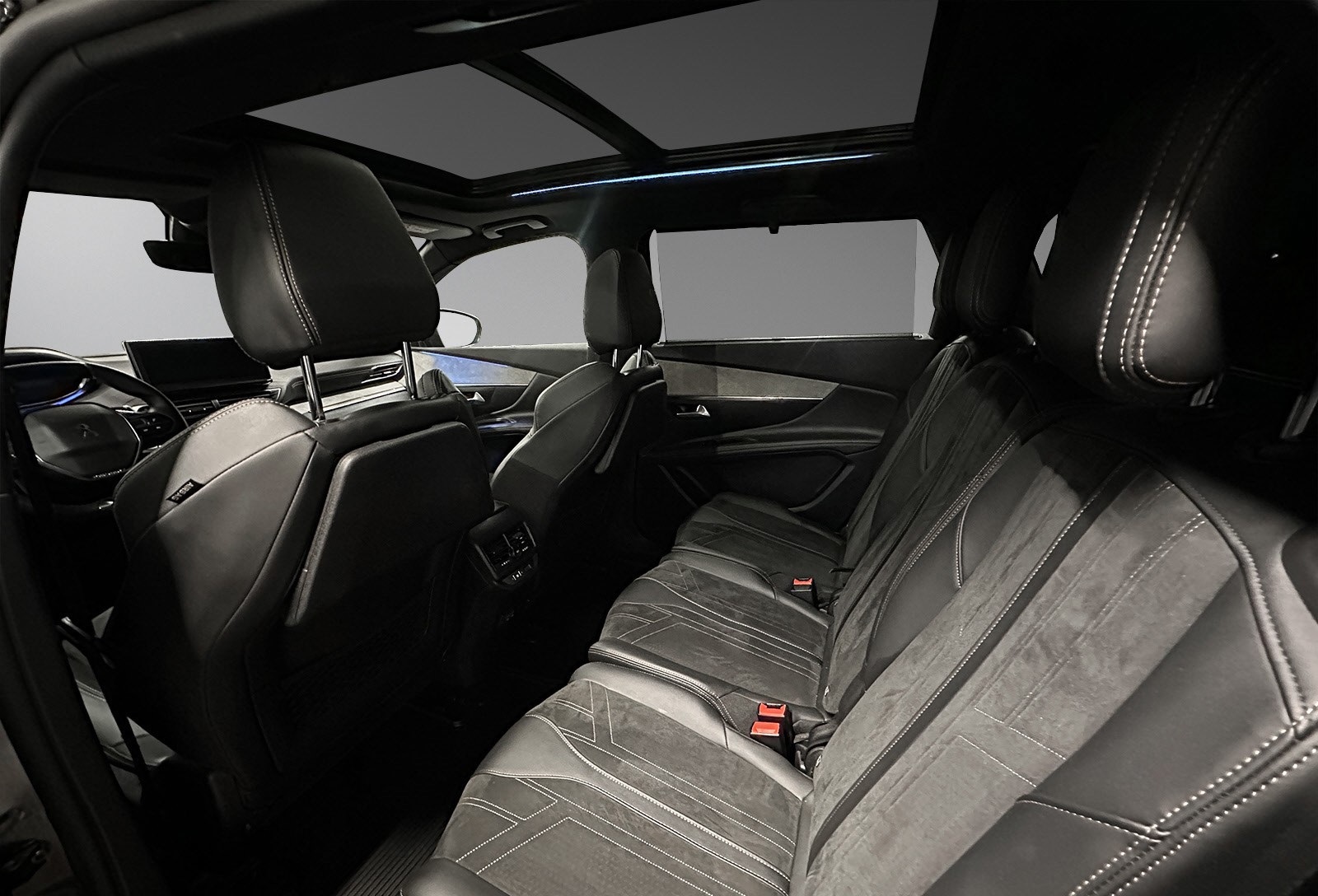 PEUGEOT 5008 II 1.5 BLUEHDi 130CH S&S GT PACK EAT8 BLACK PACK - Image 10