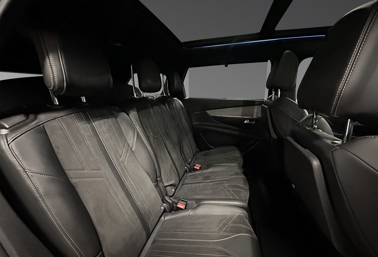 PEUGEOT 5008 II 1.5 BLUEHDi 130CH S&S GT PACK EAT8 BLACK PACK - Image 12