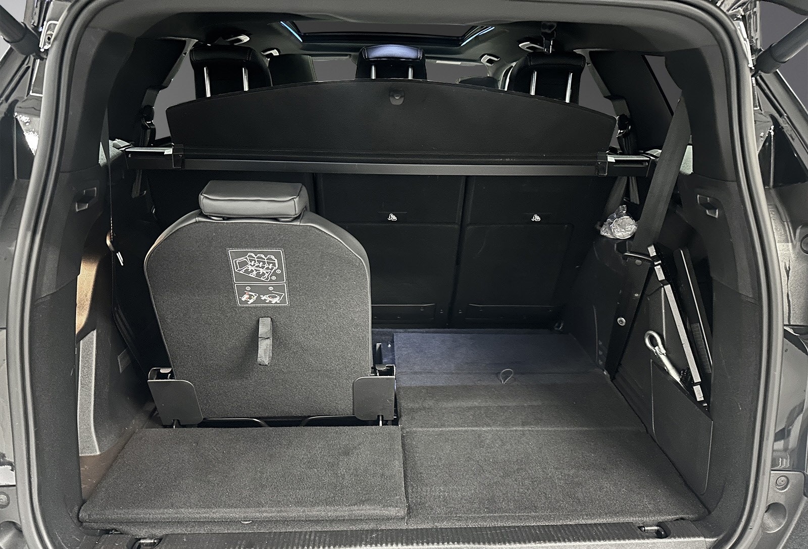 PEUGEOT 5008 II 1.5 BLUEHDi 130CH S&S GT PACK EAT8 BLACK PACK - Image 14