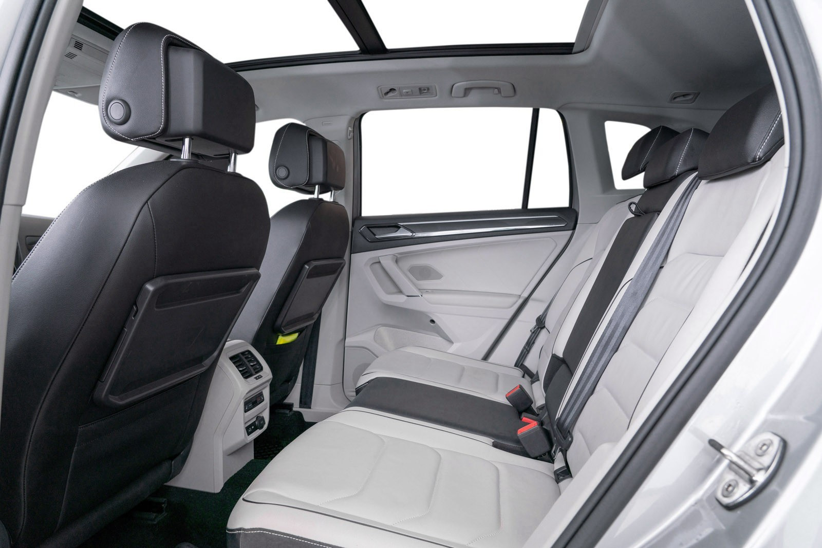 VOLKSWAGEN TIGUAN 2.0 TDI 190CH CARAT EXCLUSIVE 4MOTION DSG7 - Image 14