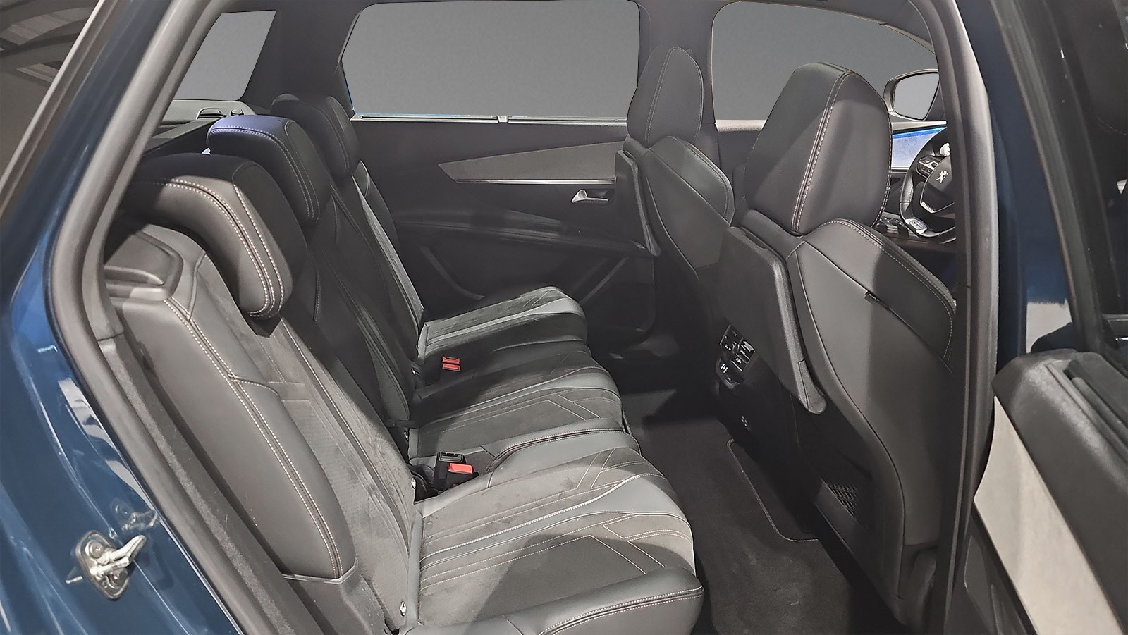 PEUGEOT 5008 II 2.0 BLUEHDI 180 S&S GT PACK EAT8 - Image 10