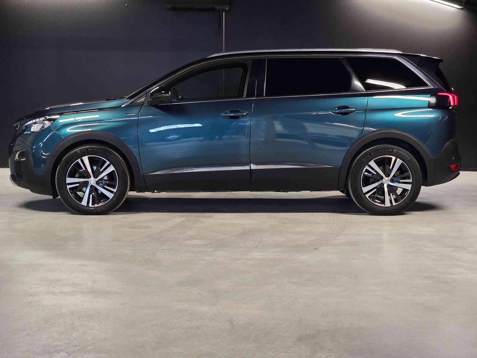 PEUGEOT 5008 II 1.5 BLUEHDI S&S GT LINE - Image 9