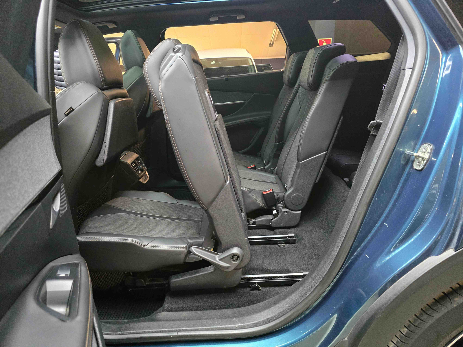 PEUGEOT 5008 II 1.5 BLUEHDI S&S GT LINE - Image 19