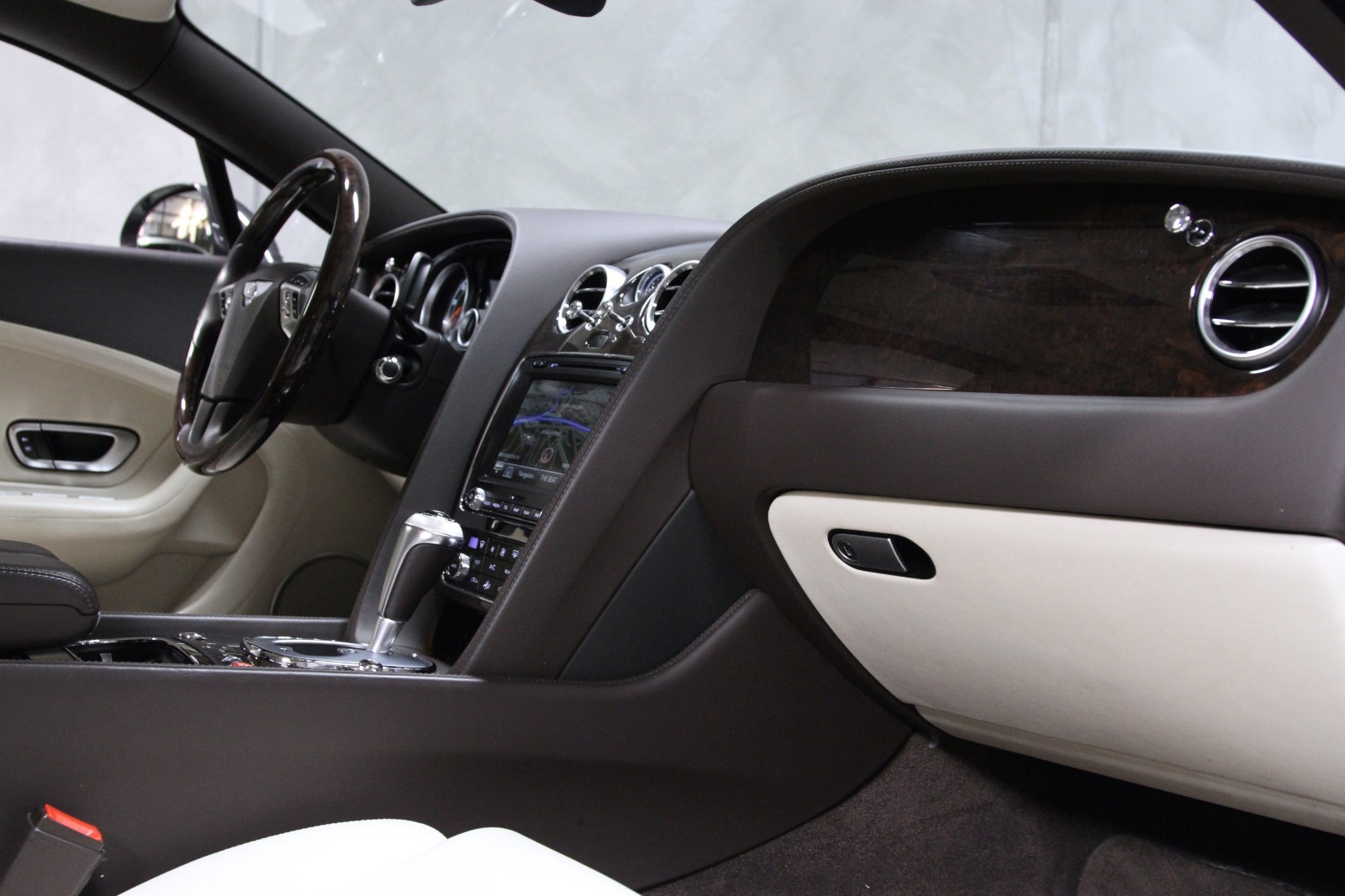 BENTLEY CONTINENTAL GT V8 4.0 - Image 14