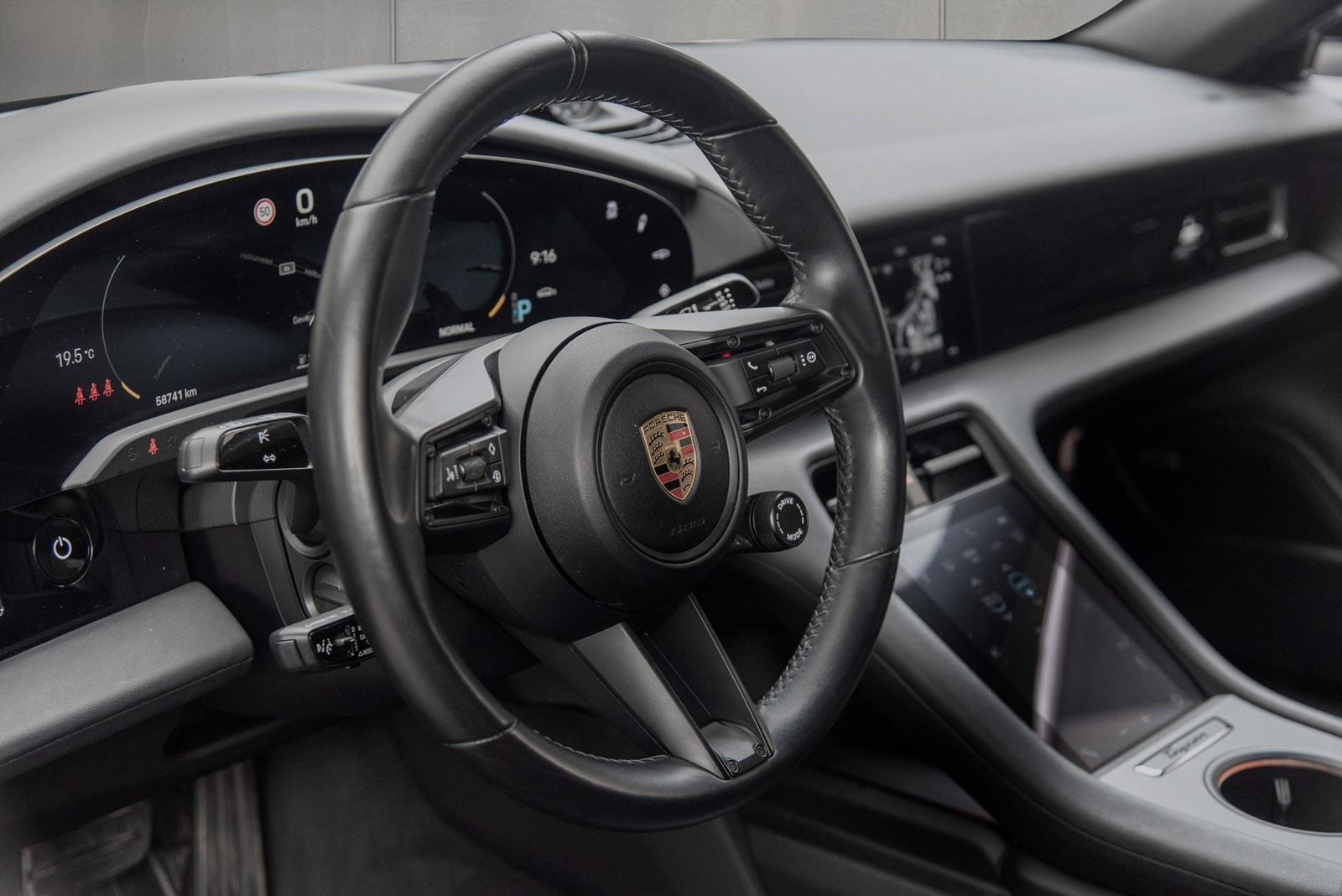 PORSCHE TAYCAN 4S PERFORMANCE PLUS - Image 15