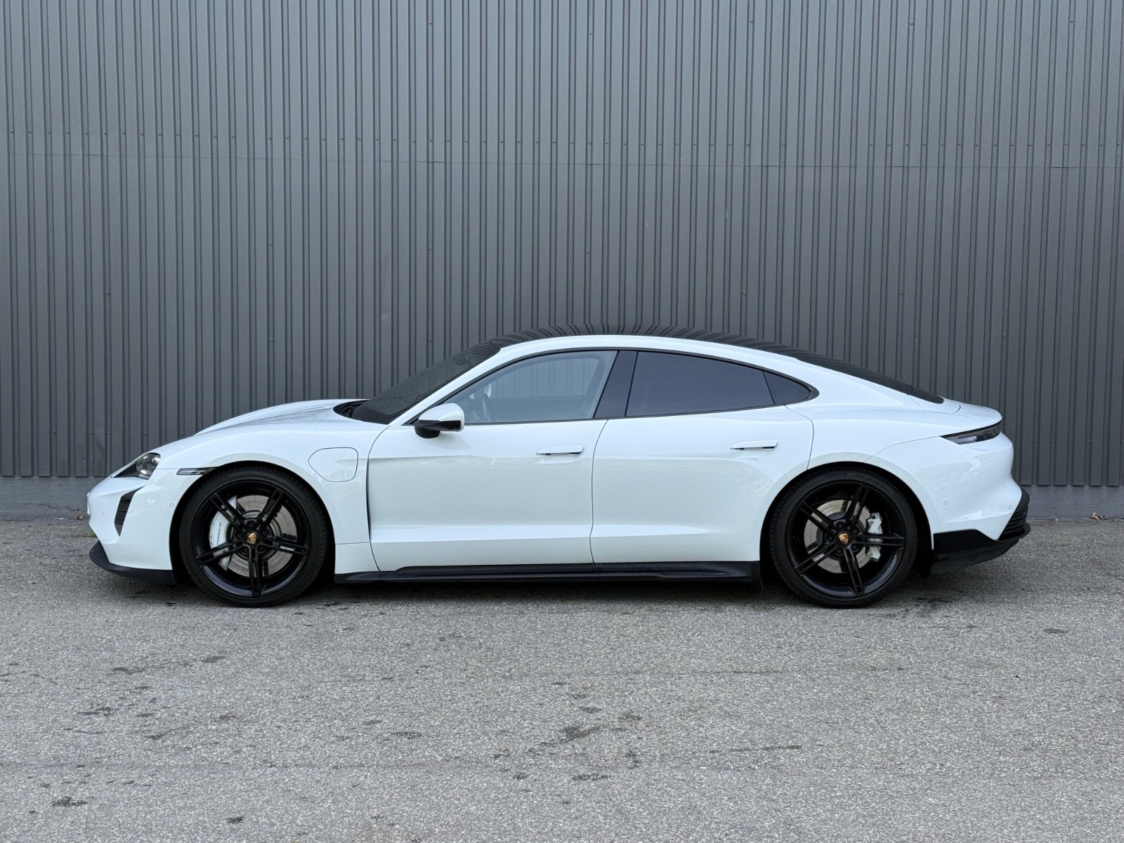 PORSCHE TAYCAN 4S PERFORMANCE PLUS - Image 4