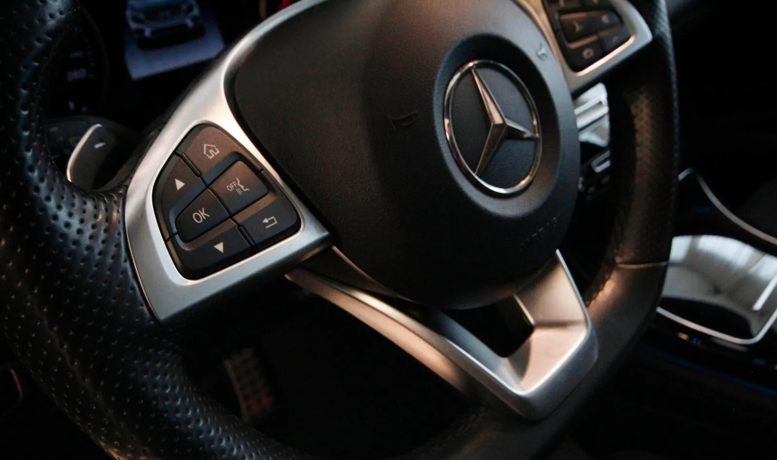 MERCEDES-BENZ GLC 220 D 4MATIC 9G-TRONIC - Image 7