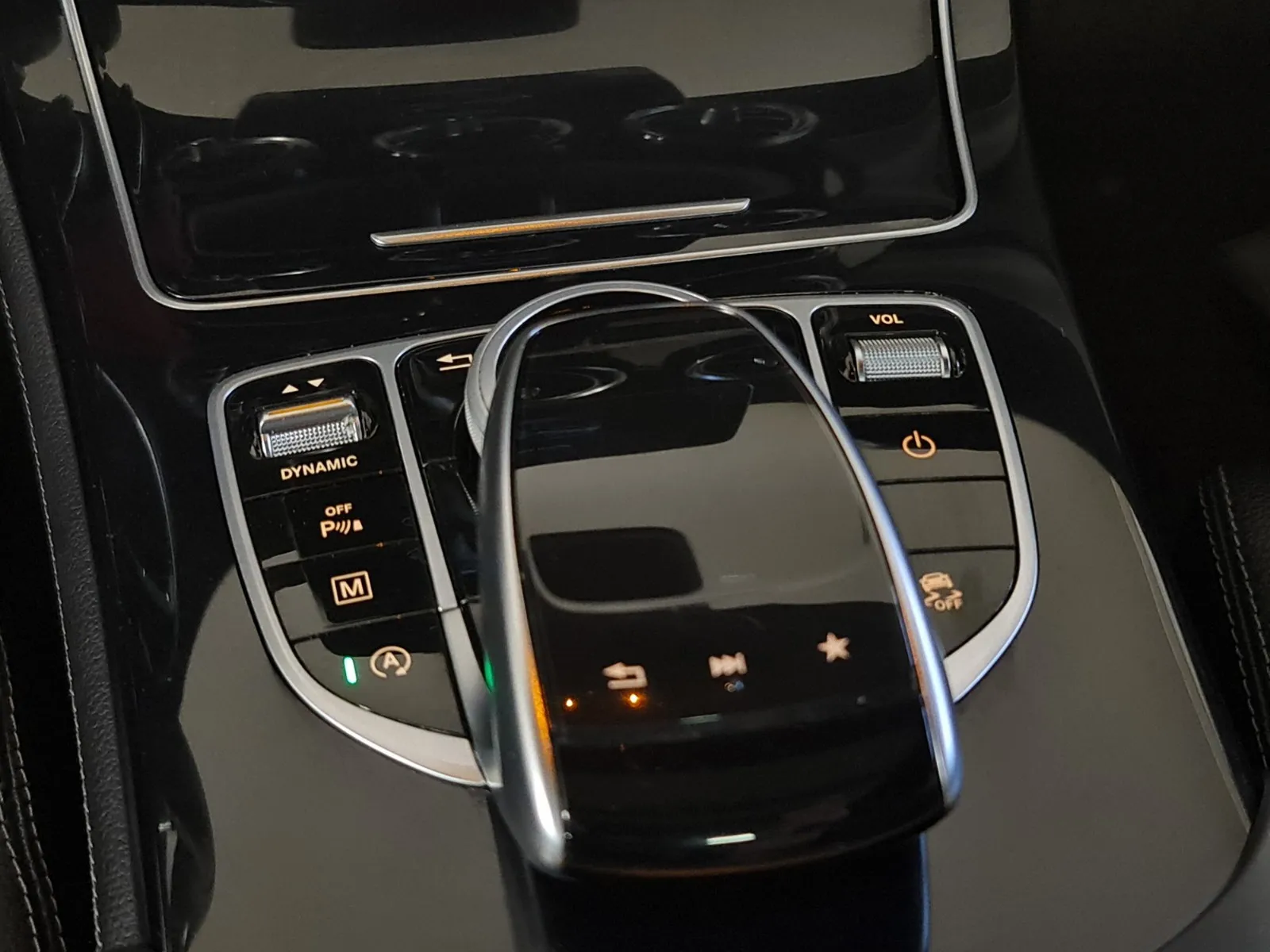 MERCEDES-BENZ GLC 220 D 4MATIC 9G-TRONIC - Image 17