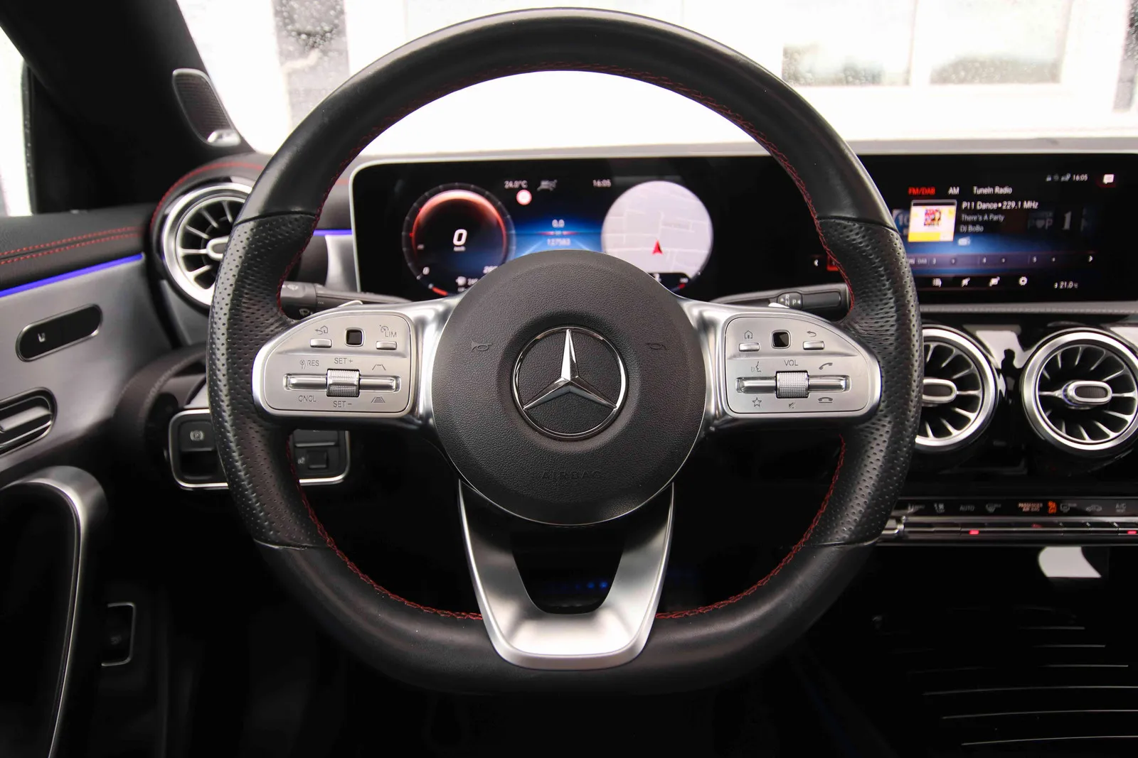 MERCEDES-BENZ CLA II 180 D AMG LINE 7G-DCT - Image 7