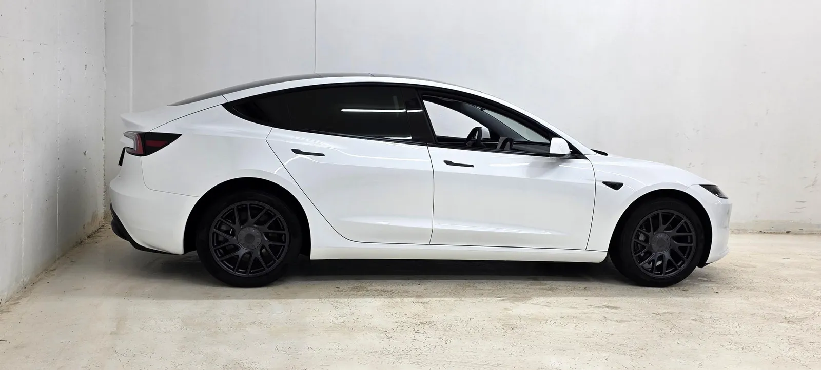 TESLA MODEL 3 HIGHLAND AWD DUAL MOTOR LONG RANGE - Image 5