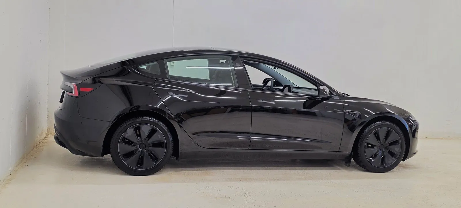 TESLA MODEL 3 HIGHLAND AWD DUAL MOTOR LONG RANGE - Image 5
