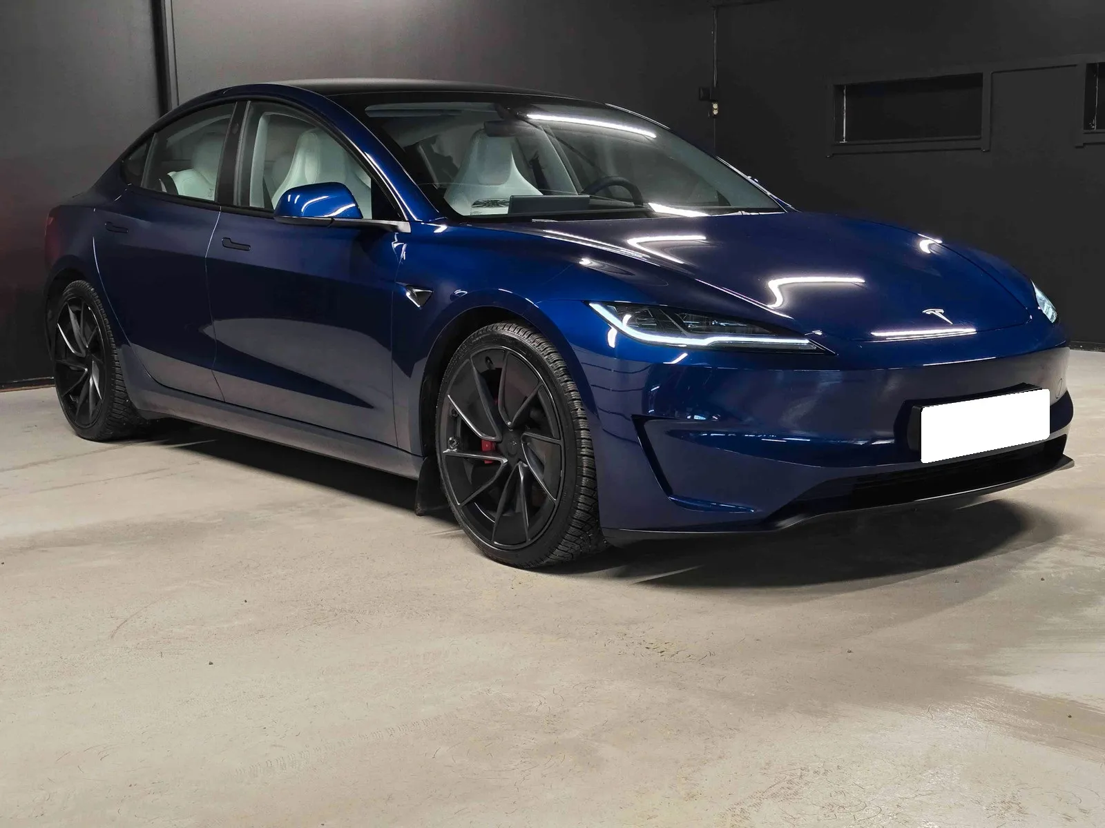 TESLA MODEL 3 HIGHLAND DUAL MOTORPERFORMANCE - Image 9