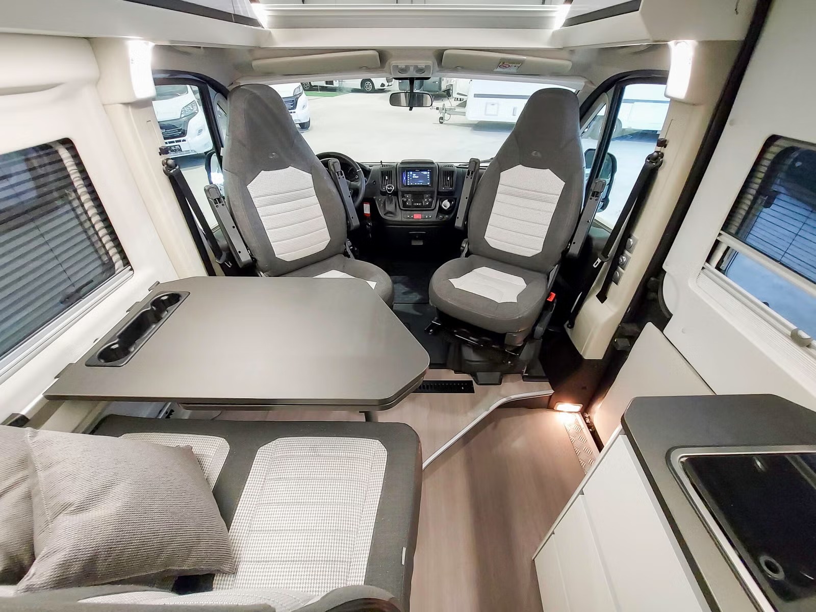 ADRIA TWIN 640 SLB SUPREME - Image 8