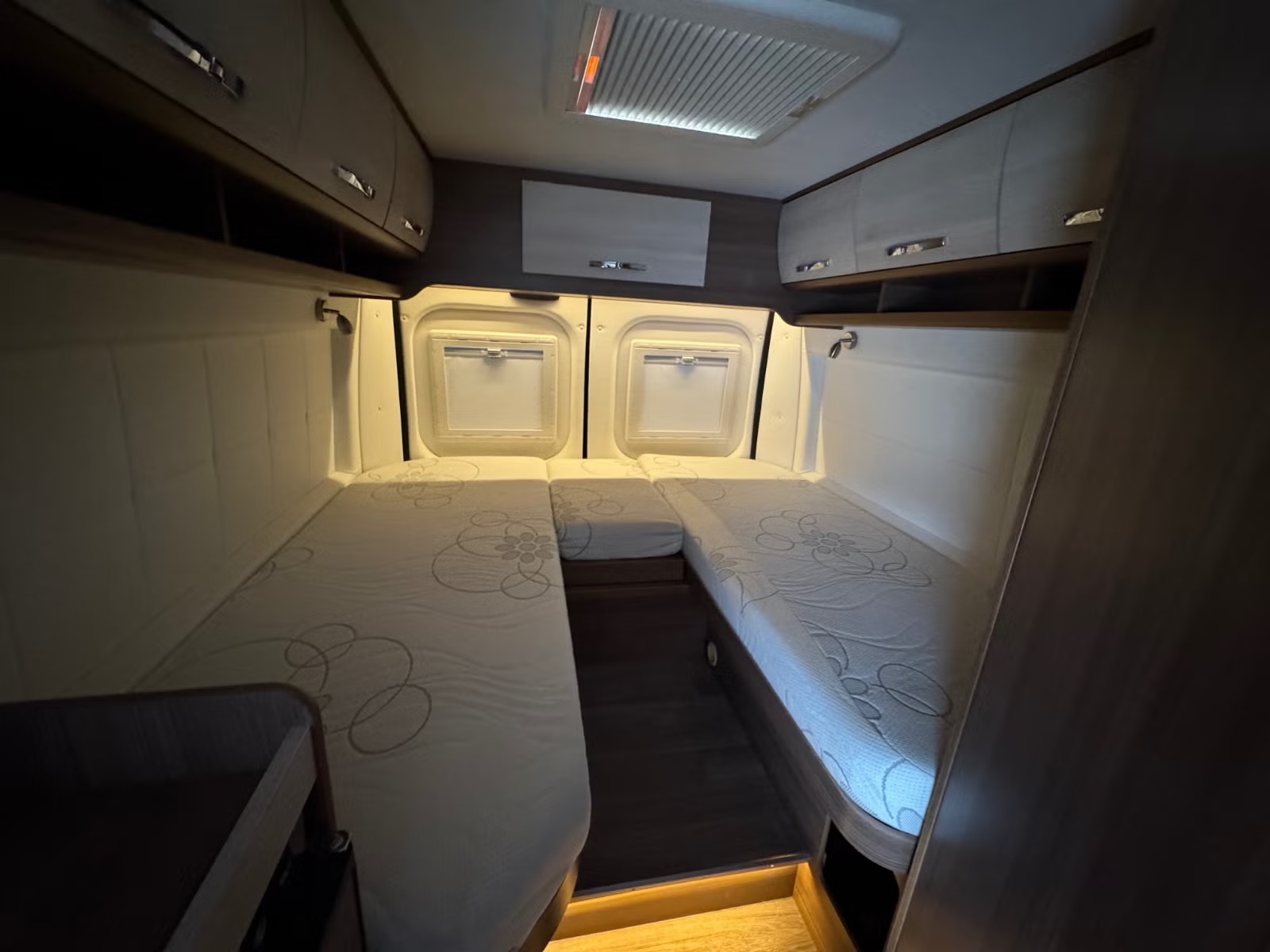 BRAVIA SWAN 636 - Image 19