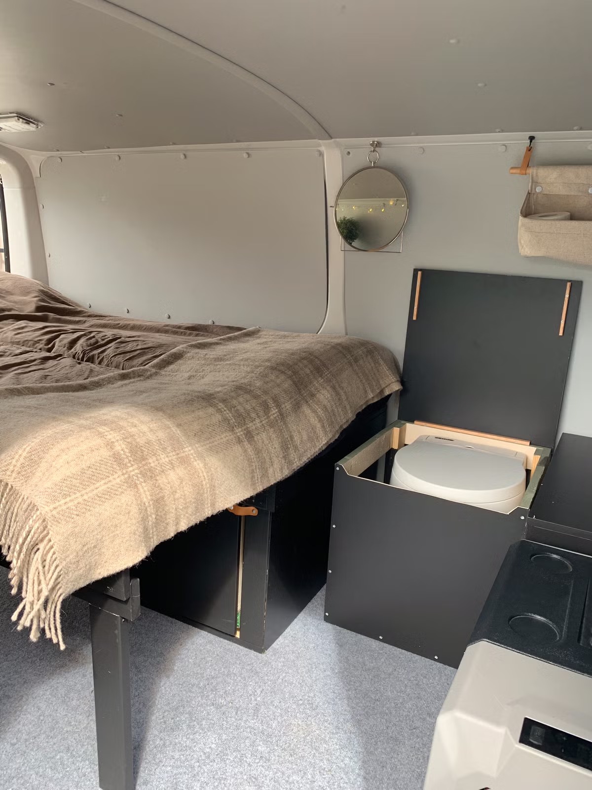 FOURGON AMÉNAGÉ VOLKSWAGEN TRANSPORTER FG VI 4MOTION DSG7 - Image 18