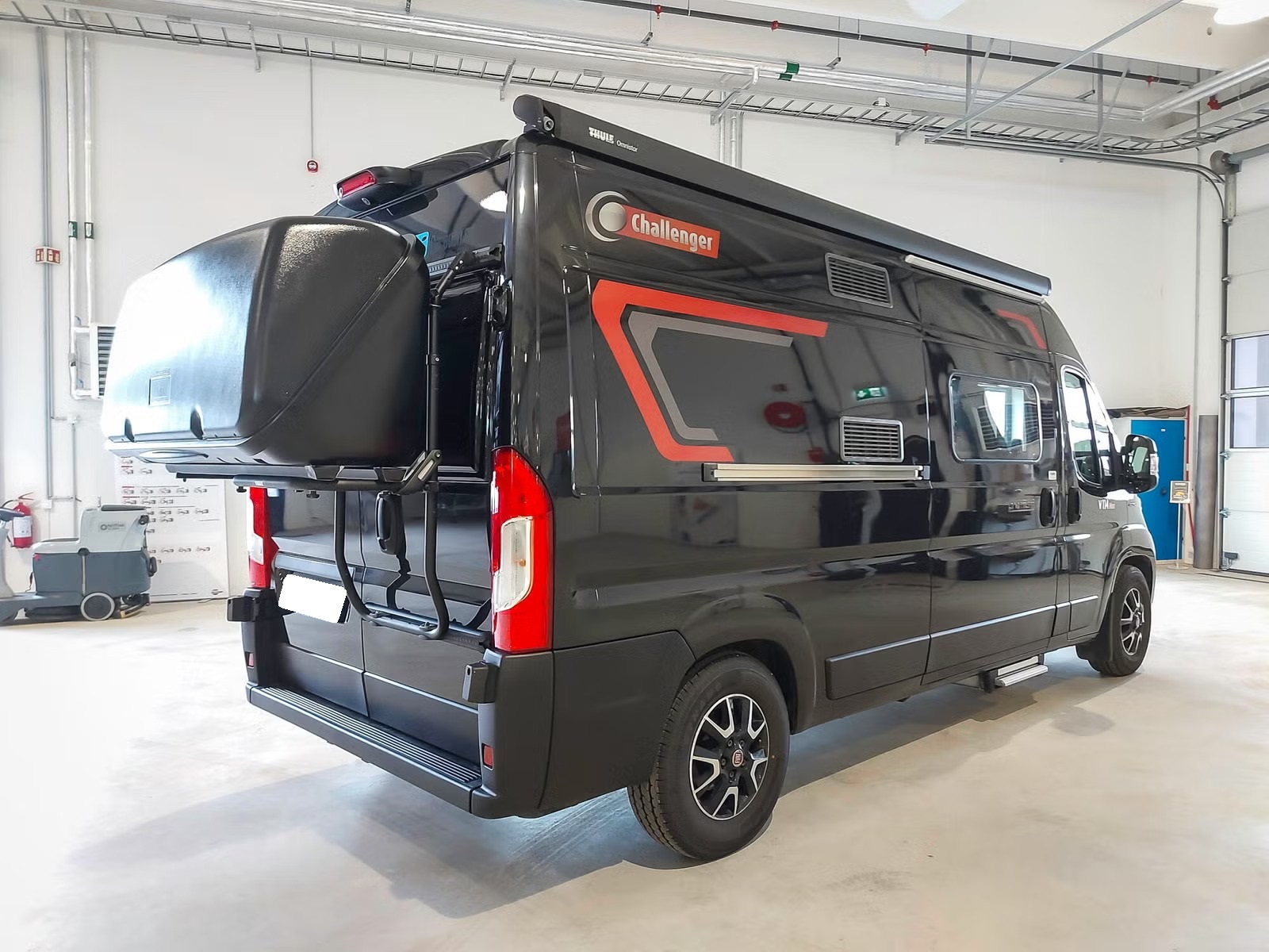 CHALLENGER V114 MAX PREMIUM BLACK EDITION - 04 COUCHAGES - Image 2