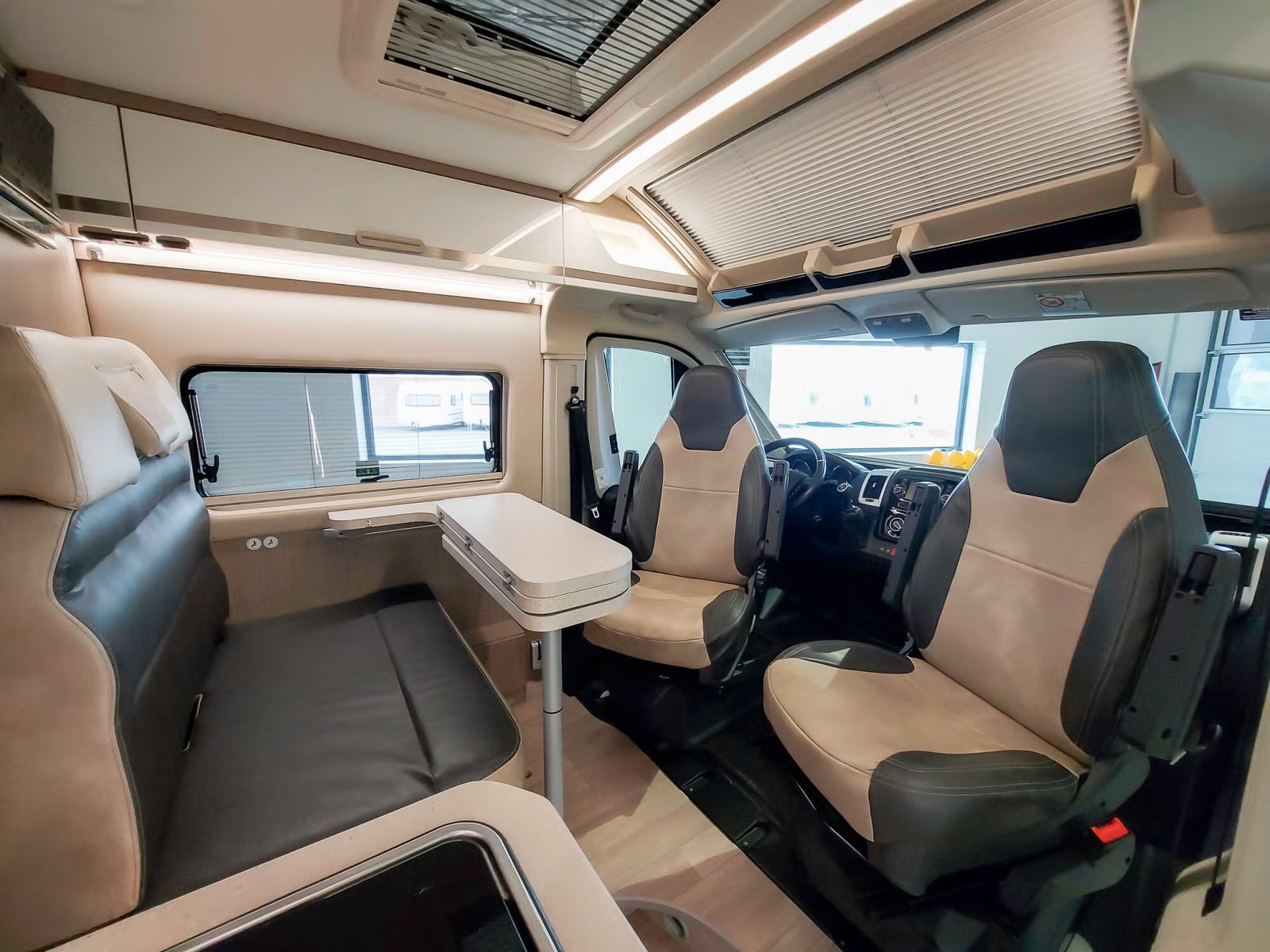 CHALLENGER V114 MAX PREMIUM BLACK EDITION - 04 COUCHAGES - Image 7