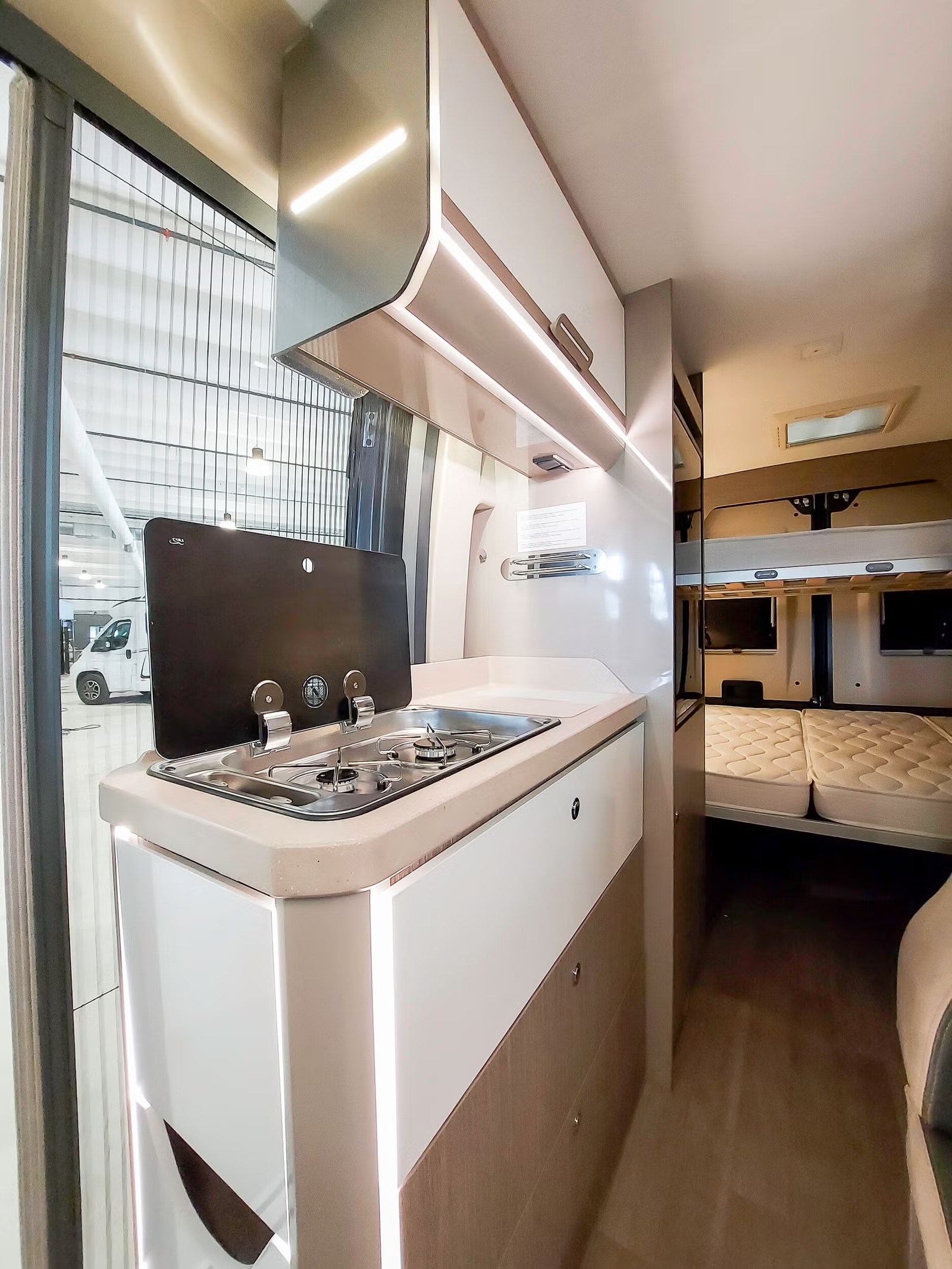 CHALLENGER V114 MAX PREMIUM BLACK EDITION - 04 COUCHAGES - Image 11