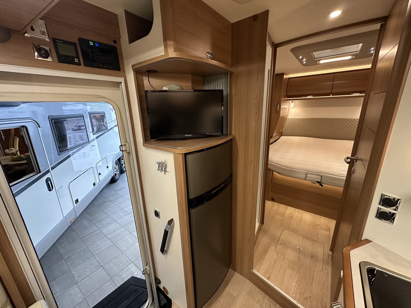 RAPIDO 696 F PREMIUM EDITION - Image 12