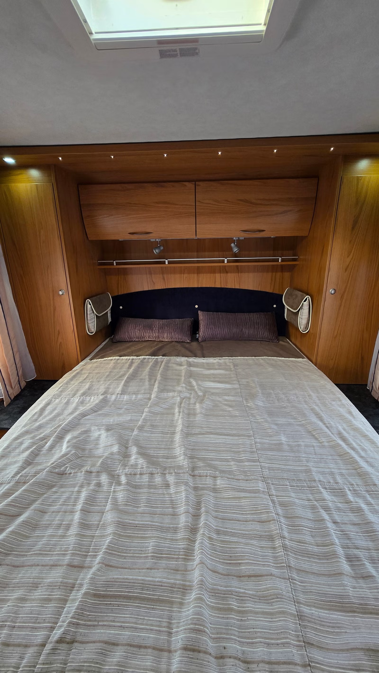 BÜRSTNER SOLANO T727 - Image 20